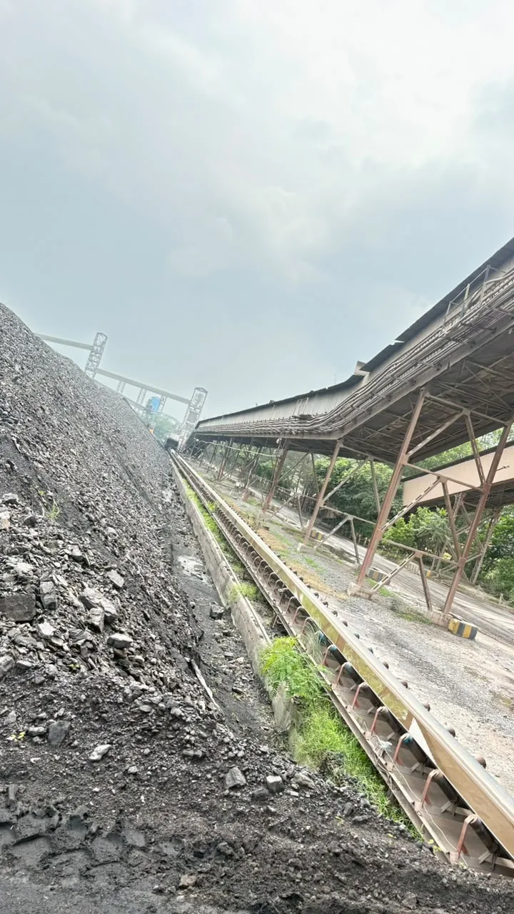 Long linear work corridor at an industrial site